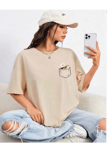Büyük Beden Özel Tasarım Cep Içi Papatyalar Baskılı Pamuk Oversize Battal Kadın T-Shırt