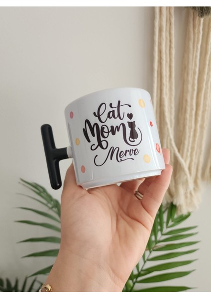 Isme Özel Kişiye Özel Porselen Cat Mom Yazılı Kırmızı Sarı Benekli T Kupa Bardak Latte Fincanı