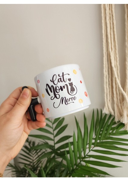 Isme Özel Kişiye Özel Porselen Cat Mom Yazılı Kırmızı Sarı Benekli T Kupa Bardak Latte Fincanı