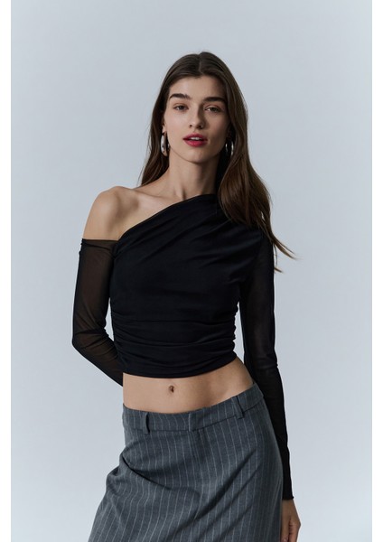 Düşük Omuz Detaylı Tül Bluz Siyah