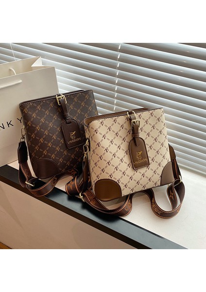 Kadınlar Için Çanta 2024 Yeni Kış Moda Baskılı Kadın Omuz Çantası Crossbody Çanta Batı Tarzı Kova Çanta (Yurt Dışından)