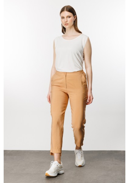 Büyük Beden Dar Paça Lastikli Bel Camel Kadın Pantolon 24EKL01688