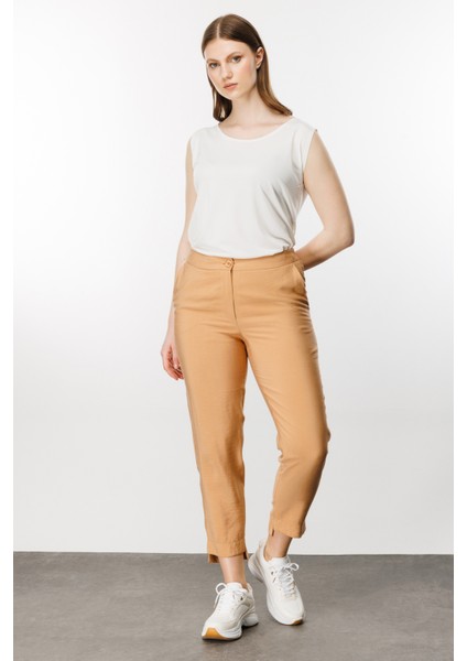 Büyük Beden Dar Paça Lastikli Bel Camel Kadın Pantolon 24EKL01688