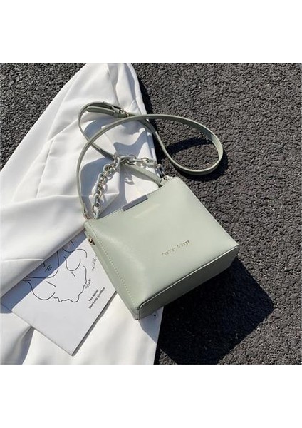 Kadınlar Için Internet Ünlü Doku Popüler Çanta 2023 Yeni Moda, Şık ve Çok Yönlü Ins Kadınlar Için Tek Omuz Crossbody Çanta (Yurt Dışından)