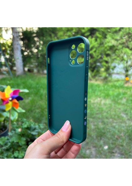 iPhone 12 Pro Aydaki Astronot Yeşil Silikon Kılıf fiyatları