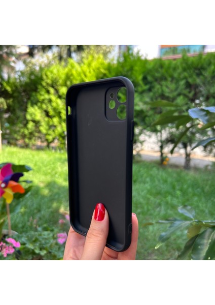 iPhone 11 Siyah Yumuşak Silikon Kılıf