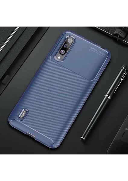 Xiaomi Mi 9 Lite Uyumlu Kılıf Karbon Armor Serisi, Ultra Dayanıklı ve Esnek Slim Fit Karbon Görünümlü Silikon