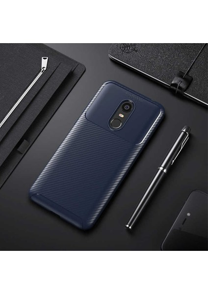 Xiaomi Redmi 5 Plus Uyumlu Kılıf Karbon Armor Serisi, Ultra Dayanıklı ve Esnek Slim Fit Karbon Görünümlü Silikon