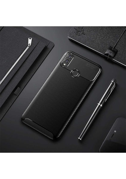 Xiaomi Mi Play Uyumlu Kılıf Karbon Armor Serisi, Ultra Dayanıklı ve Esnek Slim Fit Karbon Görünümlü Silikon