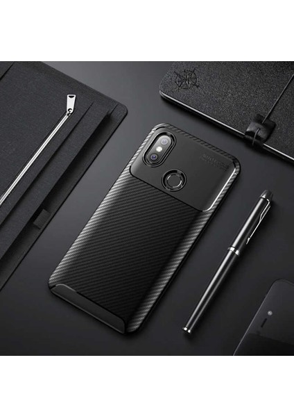 Xiaomi Mi Max 3 Uyumlu Kılıf Karbon Armor Serisi, Ultra Dayanıklı ve Esnek Slim Fit Karbon Görünümlü Silikon