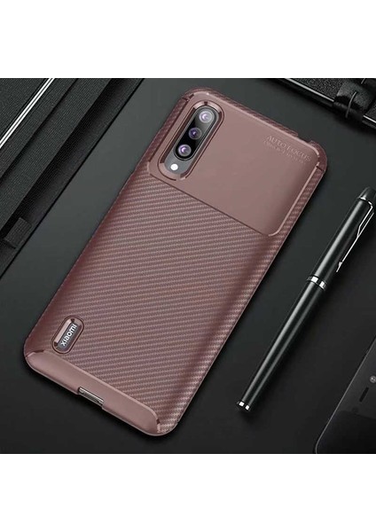 Xiaomi Mi 9 Lite Uyumlu Kılıf Karbon Armor Serisi, Ultra Dayanıklı ve Esnek Slim Fit Karbon Görünümlü Silikon