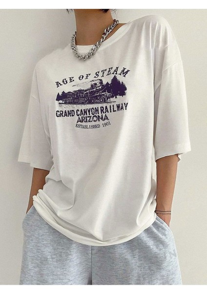Kadın Beyaz Age Of Steam Baskı Oversize Tişört