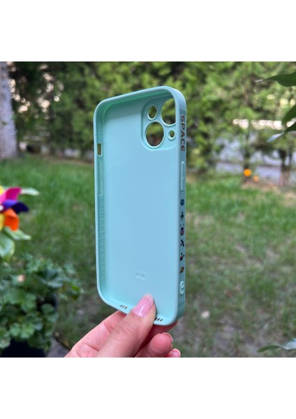 iPhone 14 Aydaki Astronot Turkuaz Silikon Kılıf fiyatları