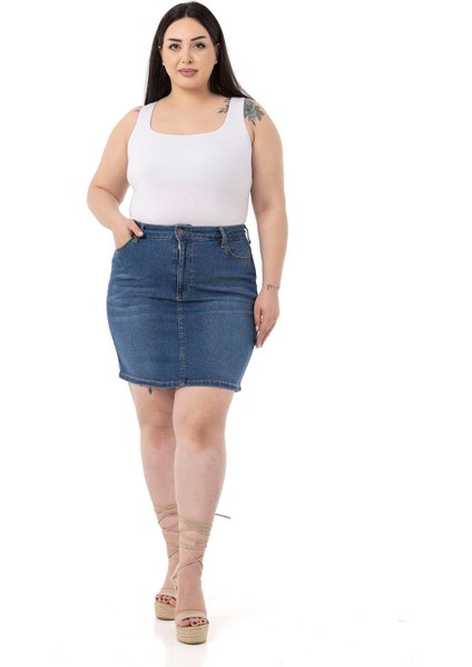 Büyük Beden Taşlama Detaylı Beş Cepli Mavi Mini Denim Etek