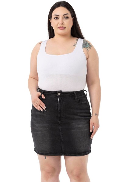 Büyük Beden Taşlama Detaylı Beş Cepli Siyah Mini Denim Etek