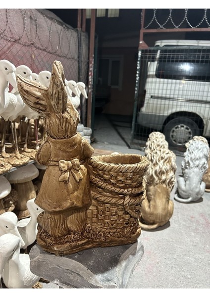 Dekoratif 35CM Kahverengi Sepetli Tavşan Heykeli Biblo Bahçe Dekorasyonu fırsatları