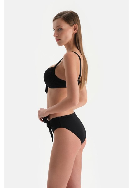 Siyah Kaplı Bikini Üst modelleri