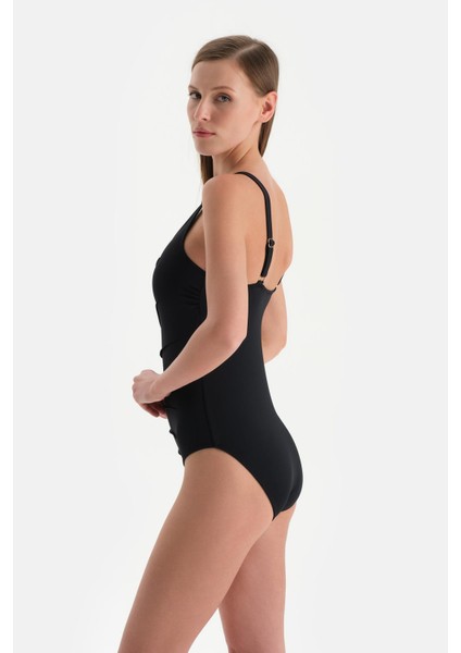 Siyah U Yaka Mayo modelleri