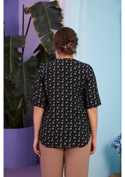 Mini Çiçek Desenli Büyük Beden Siyah Gömlek fırsatları