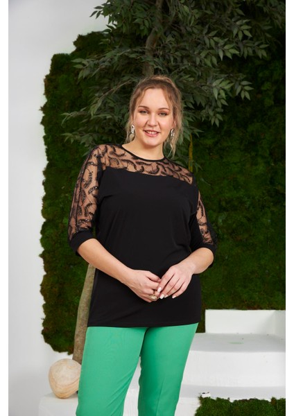 Tül Detaylı Büyük Beden Siyah Bluz fiyatları