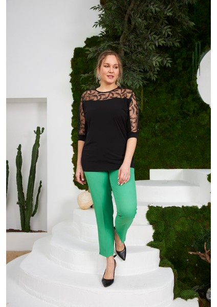 Tül Detaylı Büyük Beden Siyah Bluz fırsatları