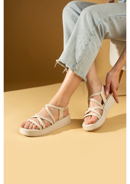 Yumuşak Bantlı Yüksek Taban Kadın Sandalet 72-704-24 fiyatları