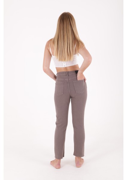 Paçaları Dikişsiz ve Yüksek Belli Cepli Astarsız Kadın Kot Pantolon Mom Fit Jean Gri Denim fırsatları