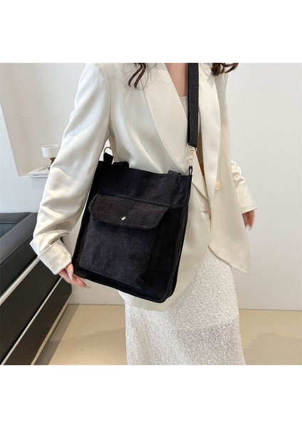 Retro Kadife Büyük Kapasiteli Kadın Çantası 2024 Yeni Kadife Çanta Batı Tarzı Crossbody Çanta Moda Banliyö Omuz Çantası (Yurt Dışından)