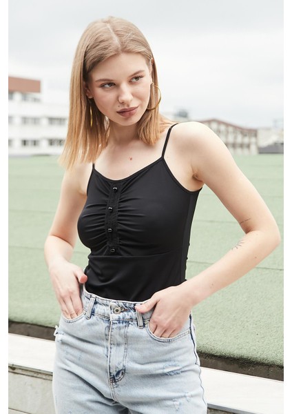 Kadın Önü Büzgülü Dantelli İp Askılı Likralı Body Bluz-Siyah