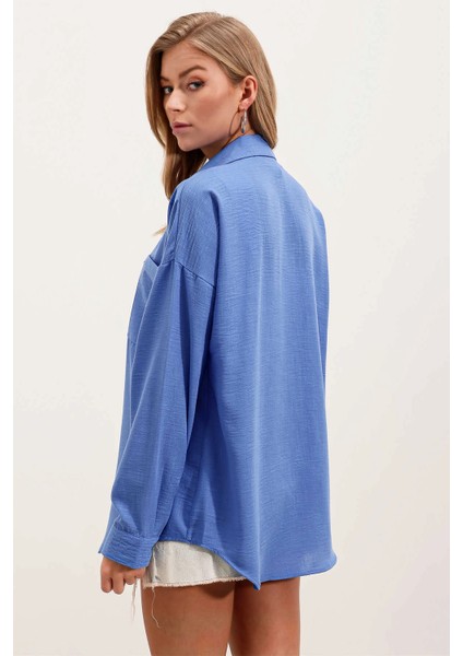 Kadın Mavi Tek Cepli Oversize Keten Ayrobin Gömlek HZL24S-BD1201531 indirimleri