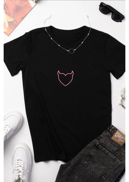 Only Trendwear Unisex Şeytan Kalp Baskılı Oversize Tshirt fiyatları
