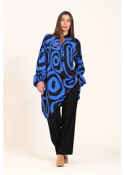 Kadın Saks Mavi Siyah Desenli Balon Kol Püskül Bağcıklı Cepli Tunik Pantolon Ikili Takım fiyatları