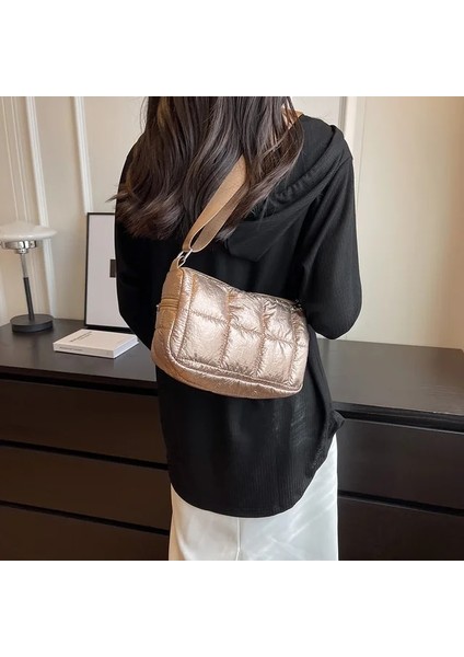 Altın Kış Uzay Pamuk Kadın Koltuk Altı Çantası Kapitone Yumuşak Tasarımcı Omuz Çantaları 2023 Aşağı Yastıklı Lüks Satchel Katı Crossbody Çanta (Yurt Dışından)