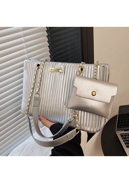 Siyah (20CM-30CM-12CM) 2022 Zarif Yüksek Kaliteli Zincir Büyük Tote Basit Rahat Büyük Kapasiteli Koltuk Altı Çanta Gümüş Yeşil Altın Omuz Çantaları Şık Çantalar (Yurt Dışından) fiyatları