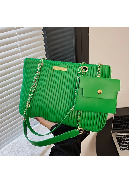 Siyah (20CM-30CM-12CM) 2022 Zarif Yüksek Kaliteli Zincir Büyük Tote Basit Rahat Büyük Kapasiteli Koltuk Altı Çanta Gümüş Yeşil Altın Omuz Çantaları Şık Çantalar (Yurt Dışından) fırsatları