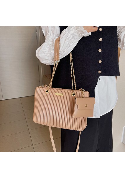 Siyah (20CM-30CM-12CM) 2022 Zarif Yüksek Kaliteli Zincir Büyük Tote Basit Rahat Büyük Kapasiteli Koltuk Altı Çanta Gümüş Yeşil Altın Omuz Çantaları Şık Çantalar (Yurt Dışından) indirimleri