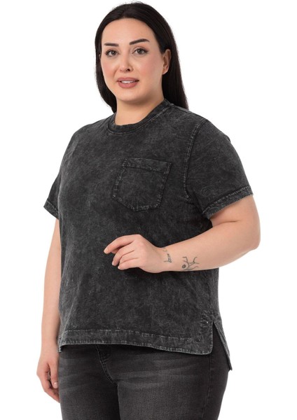 Büyük Beden Parça Boyalı Bisiklet Yaka Kavisli Yırtmaçlı Siyah T-Shirt fırsatları