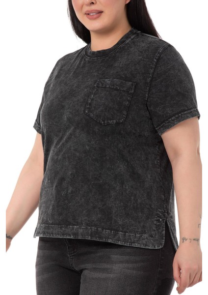 Büyük Beden Parça Boyalı Bisiklet Yaka Kavisli Yırtmaçlı Siyah T-Shirt indirimleri