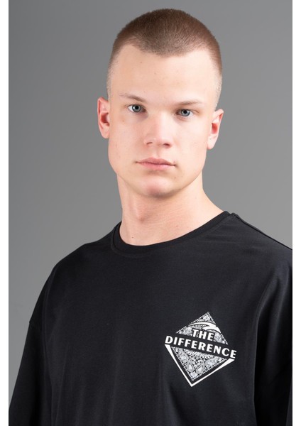 Oversize Erkek Bisiklet Yaka Siyah T-shirt fırsatları