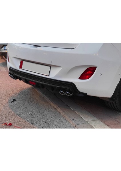 Ford Focus 2 Hatchback Uyumlu Body Kit Difüzör 4 Çıkış Yuvarlak Siyah Model 2