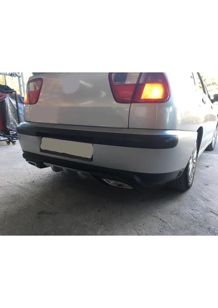 Seat Cordoba Kasa Uyumlu Body Kit Difüzör 2 Çıkış Gri Kare fiyatları
