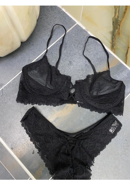 Siyah Ipli Dantelli Bralet Takımı fırsatları