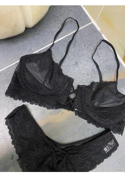 Siyah Ipli Dantelli Bralet Takımı indirimleri