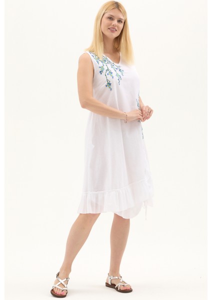 Beyaz Kolsuz Vual Yırtmaçlı Midi Boy Yazlık Elbise fırsatları