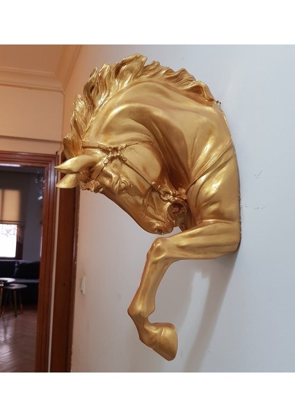 Duvardan Çıkan At Dekor