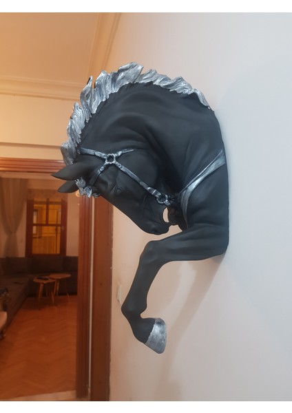 Duvardan Çıkan At Dekor
