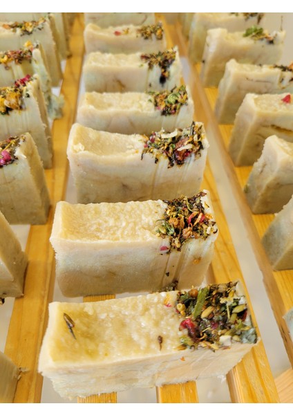 Akneli(sivilceli) Yağlı Cilt Sabunu %100 Doğal, Vegan Ve El Yapımı, 1 Adet Ve Ağırlığı 100±5 Gr.