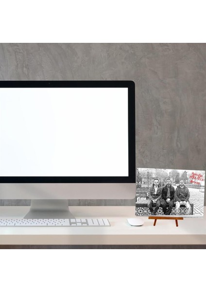 Kişiye Özel Karakalem Tasarımlı Dekoratif Ahşap Iroka Ayaklı Çerçeve fiyatları