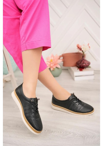 3643 Lastik Bağcıklı Ortopedik Günlük Kadın Ayakkabı