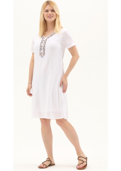 Şile Bezi Beyaz Kısa Kol Nakışlı Yaka Yazlık Elbise